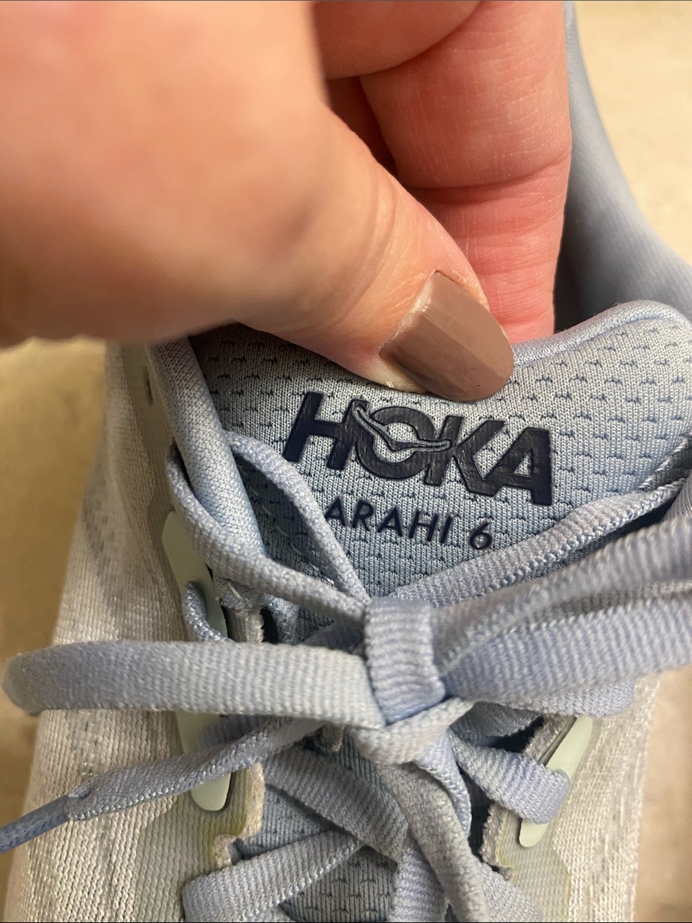 Hoka One Arahi 6 Womens 9 EUC - Picture 4 of 9